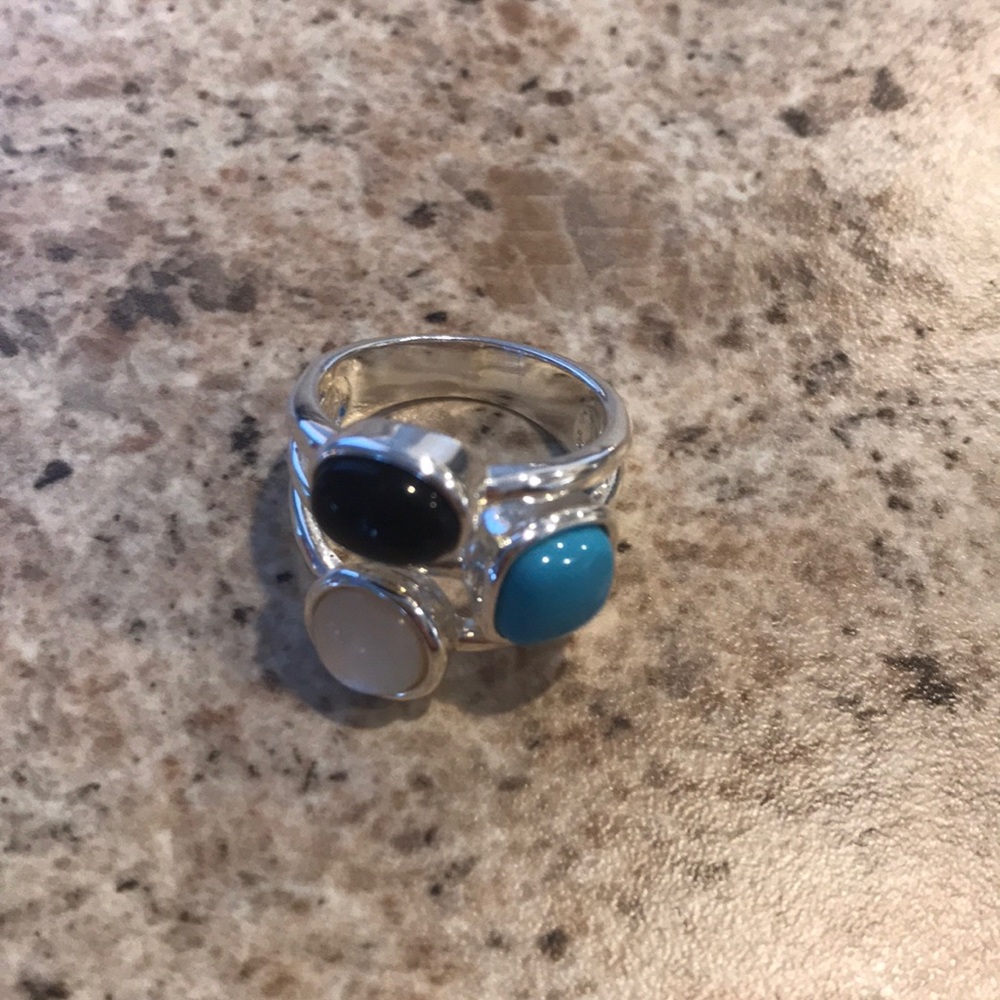 Colored ring - Picture 2 of 3